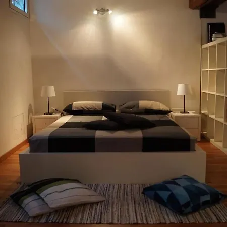 Lovely Nel Centro Storico Di Apartamento