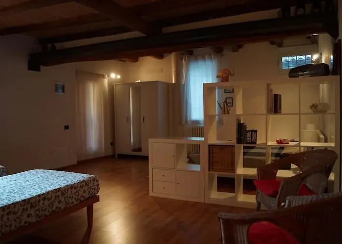 Lovely Nel Centro Storico Di بولونيا